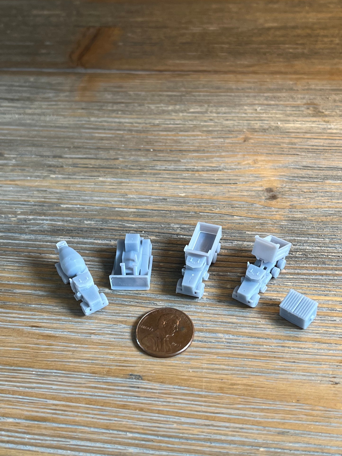 Z SCALE 1:220CONSTRUCTION 5 pc. BULLDOZER, DUMP TRUCK(s) CEMENT MIXER + DUMPSTER