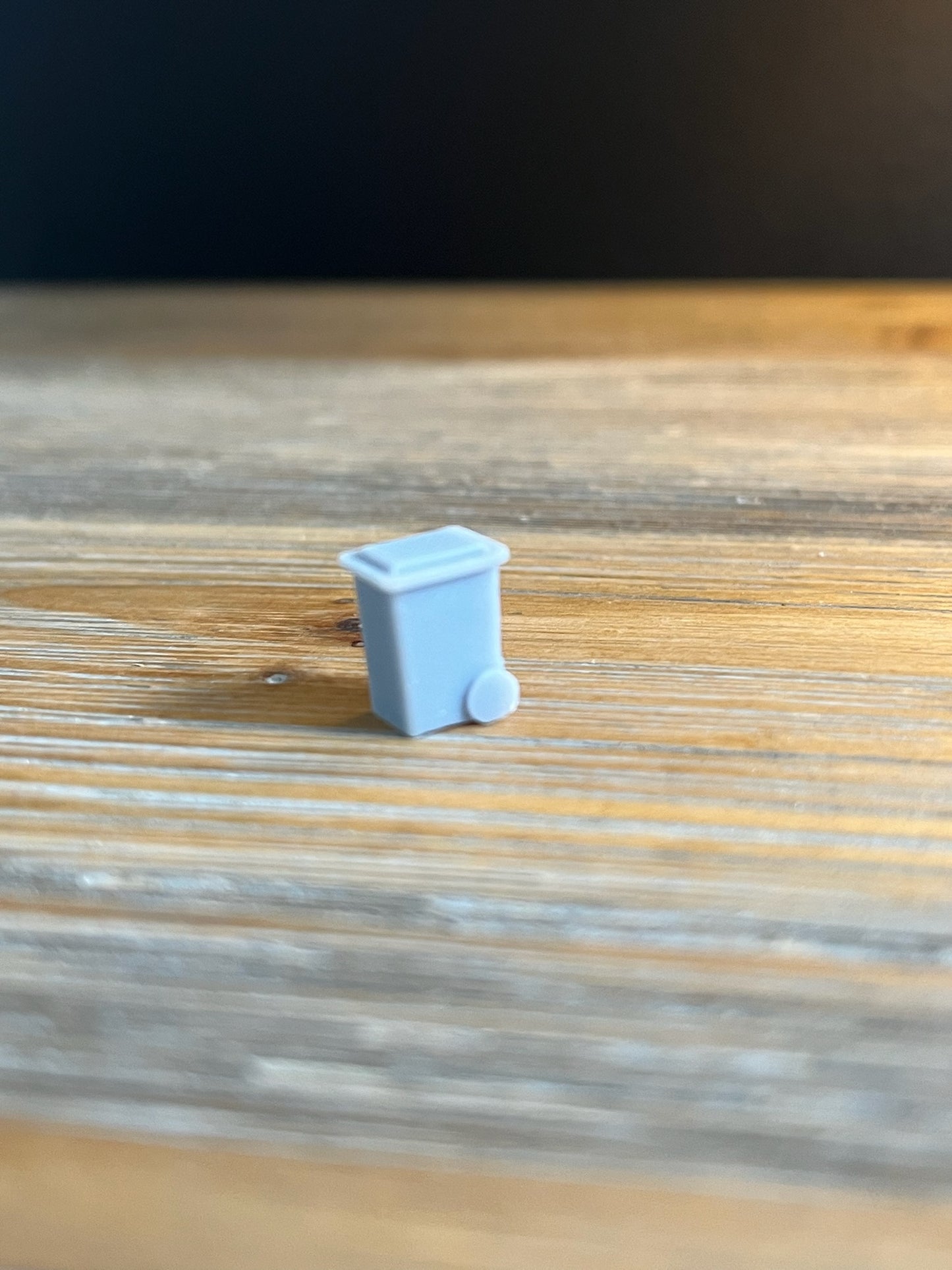 HO Scale 1:87 WHEELED GARBAGE CANS/RECYCLING BINS (12 Pk)