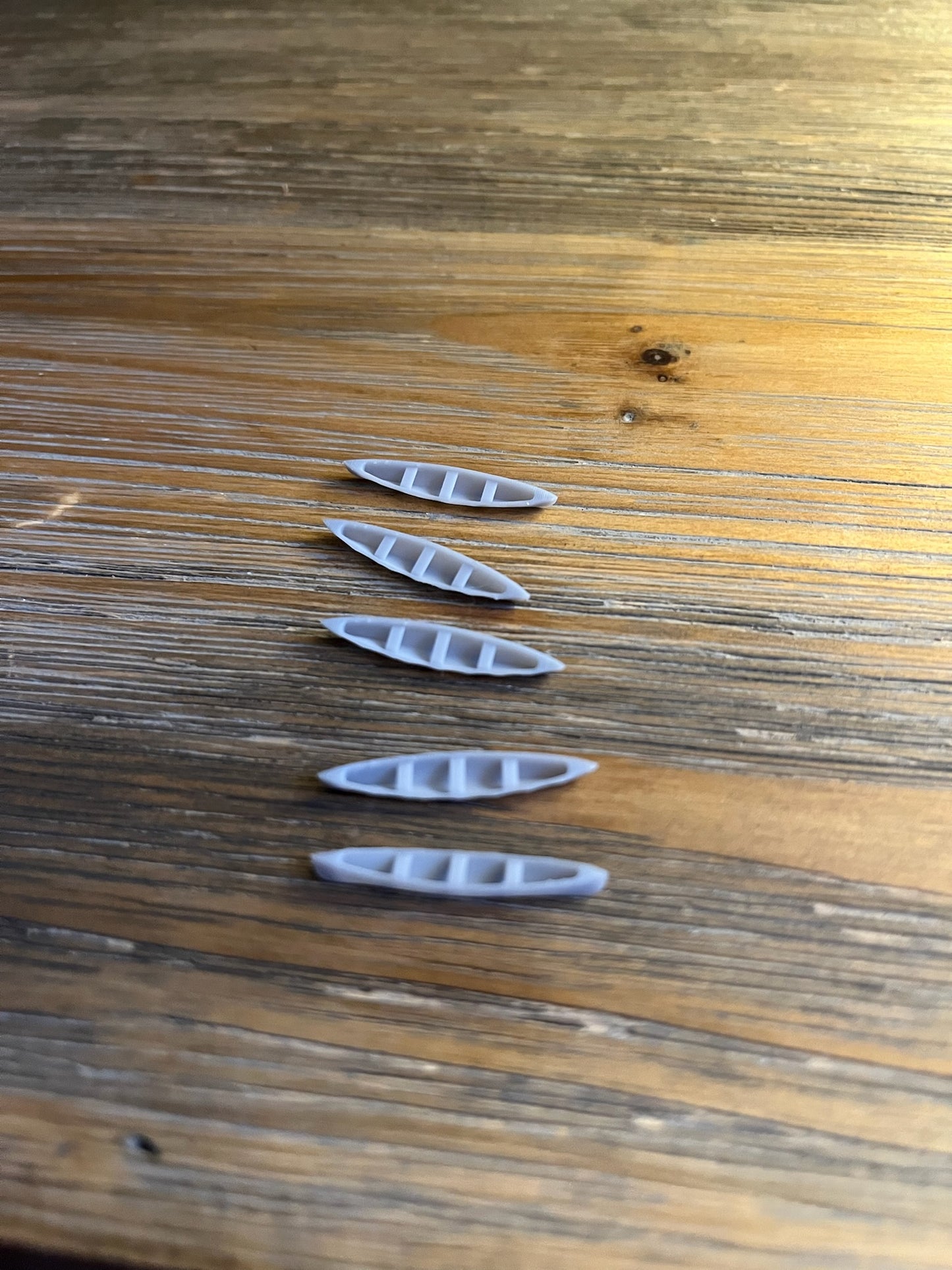 N SCALE 1:160 (5) CAMPING CANOES AND (5) FLAT BOTTOM BOATS