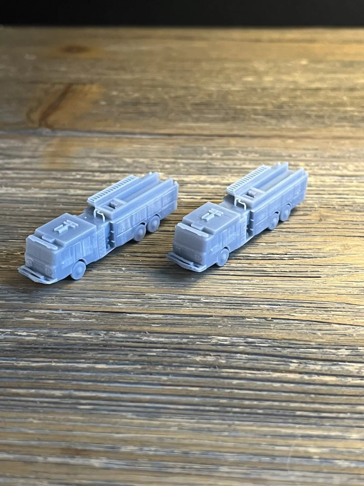 Z SCALE 1:220 FIRE ENGINE FIRETRUCK (2pk)