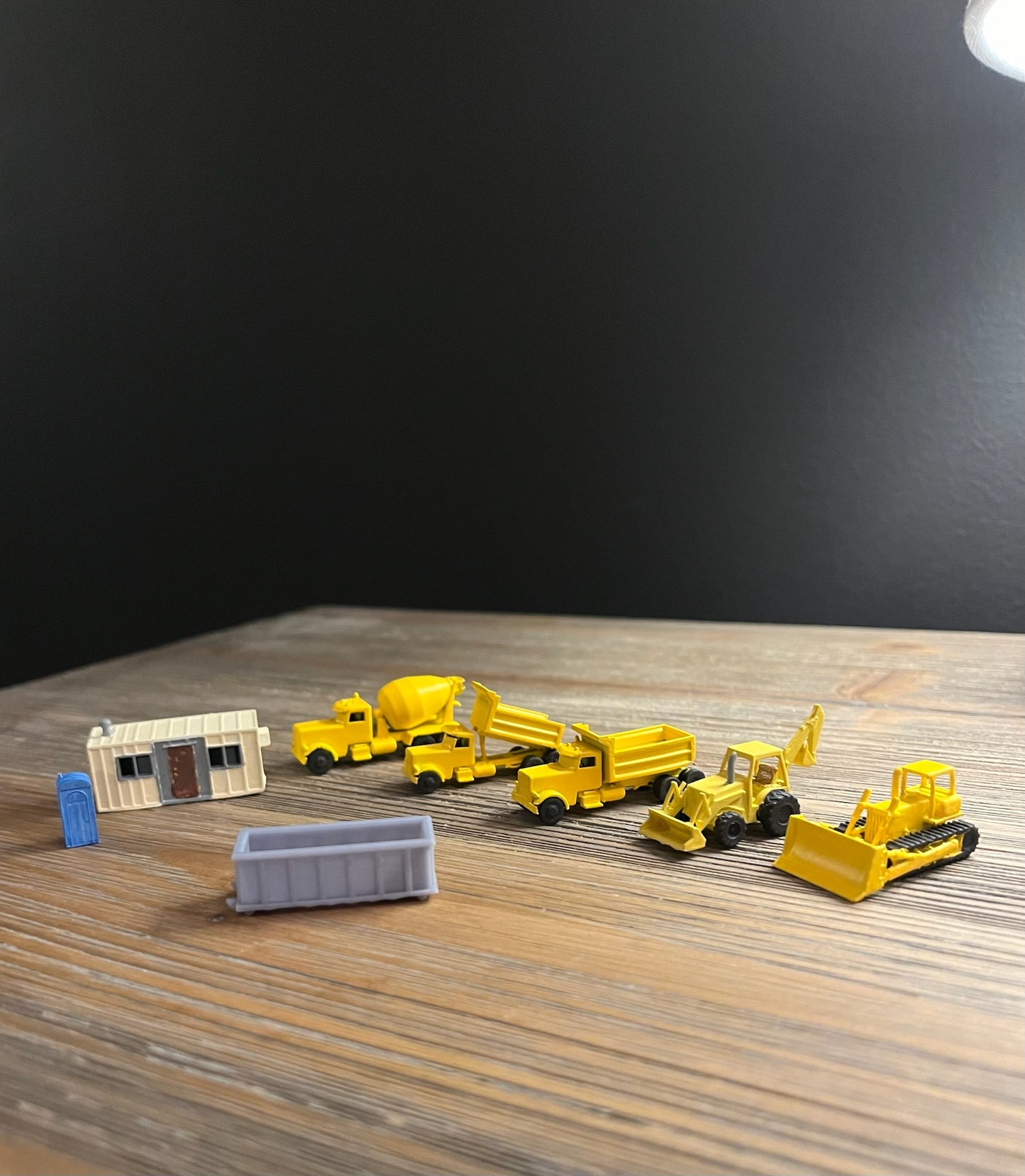 N SCALE1:160 CONSTRUCTION SCENE (8pc Set) Vehicles, Dumpster, PortaPotty, Office