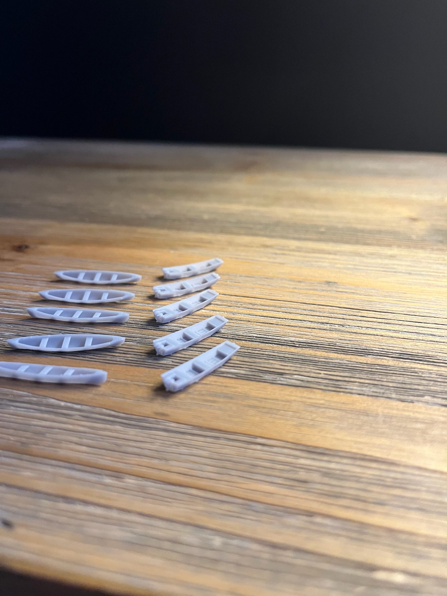 N SCALE 1:160 (5) CAMPING CANOES AND (5) FLAT BOTTOM BOATS