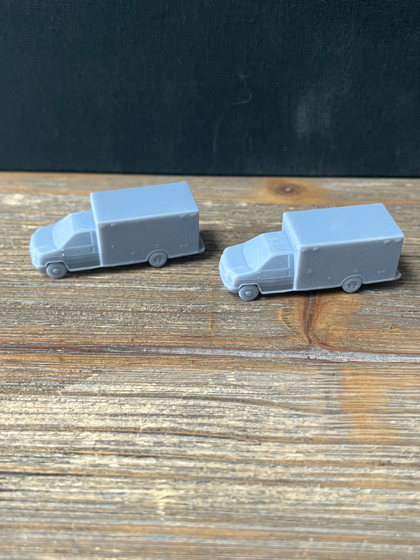 N SCALE 1:160 AMBULANCE / EMT VEHICLE (2pk)