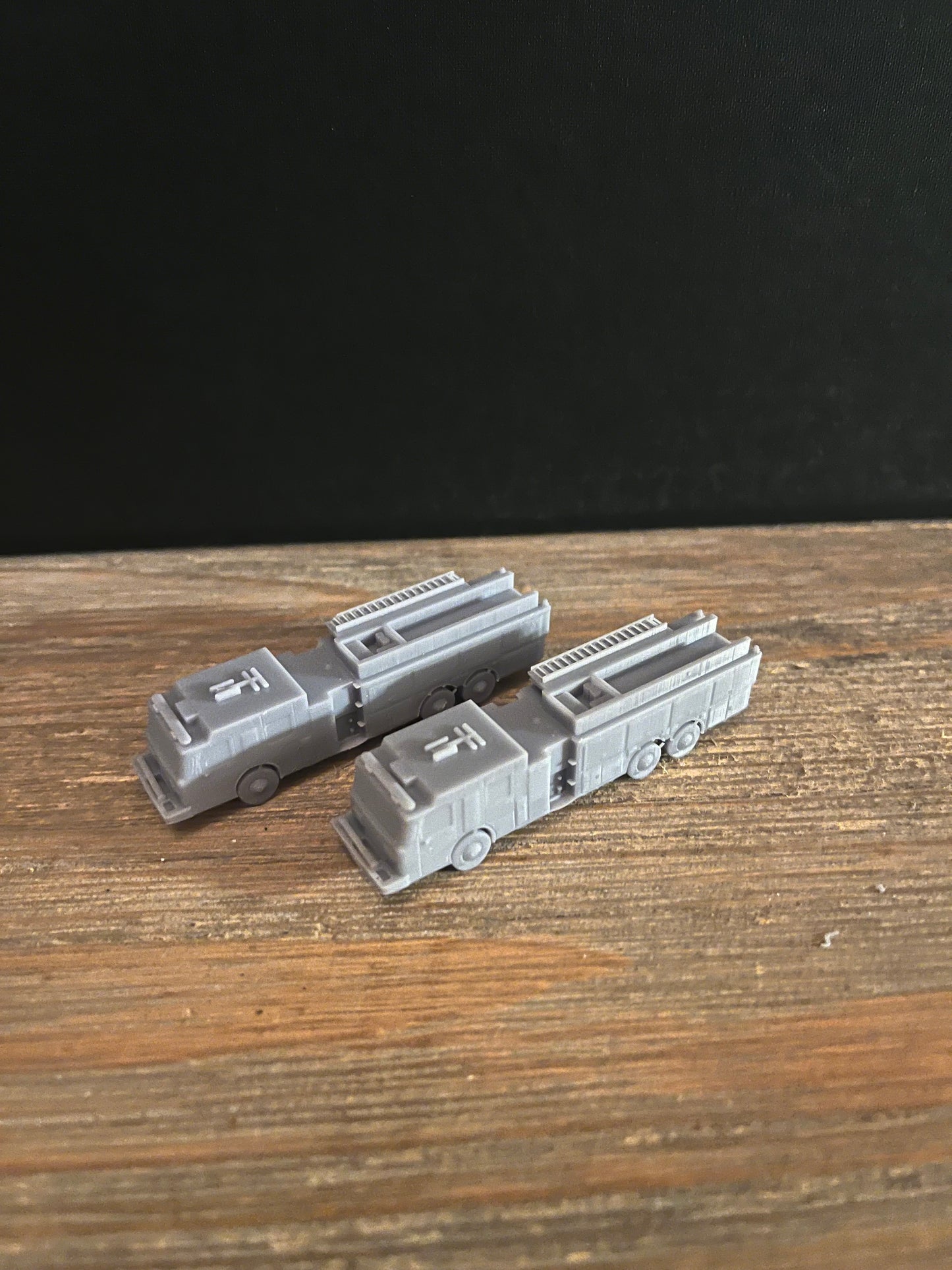 N SCALE 1:160 FIRE TRUCK FIRE ENGINE (2pk)