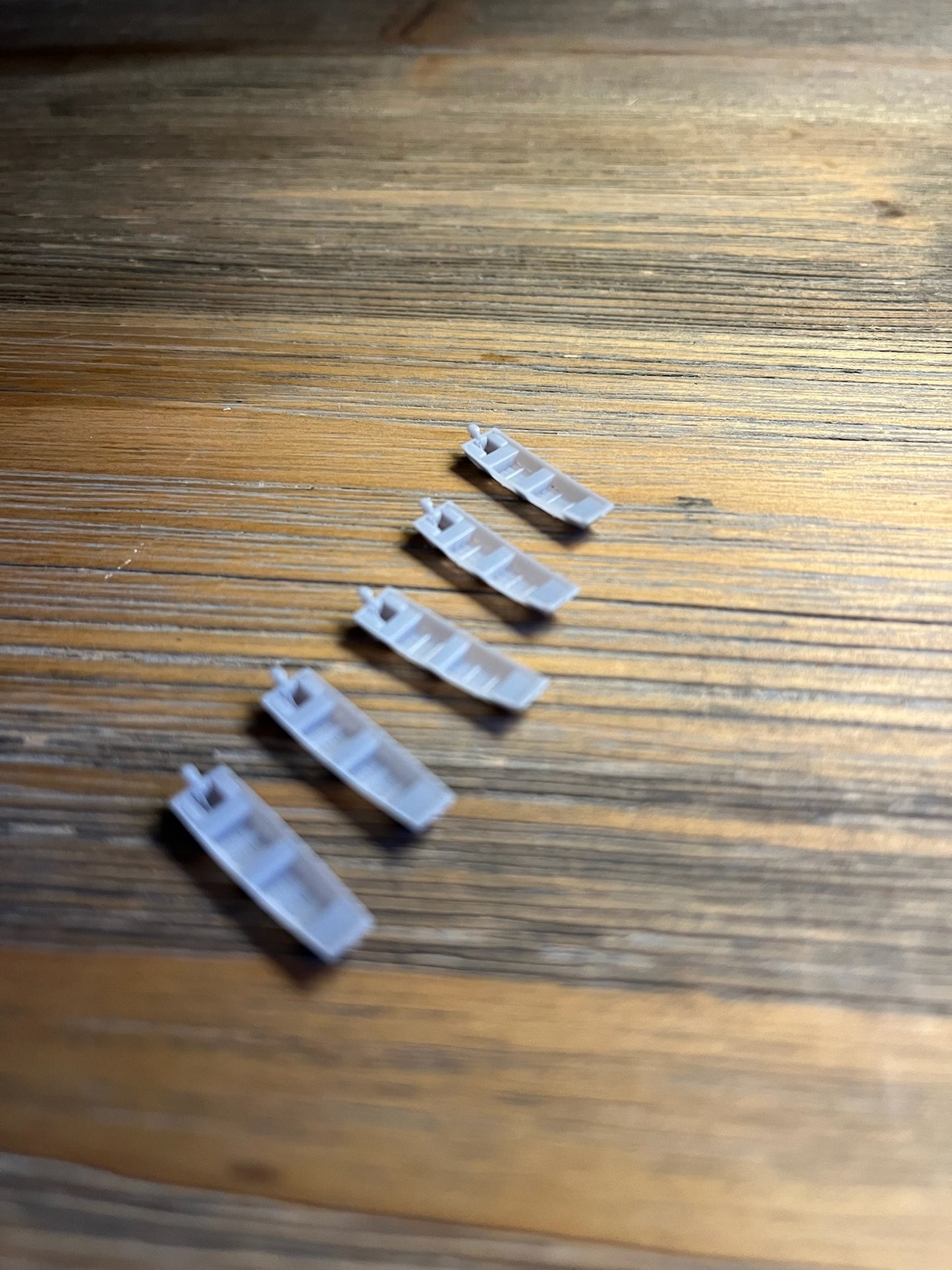 N SCALE 1:160 (5) CAMPING CANOES AND (5) FLAT BOTTOM BOATS