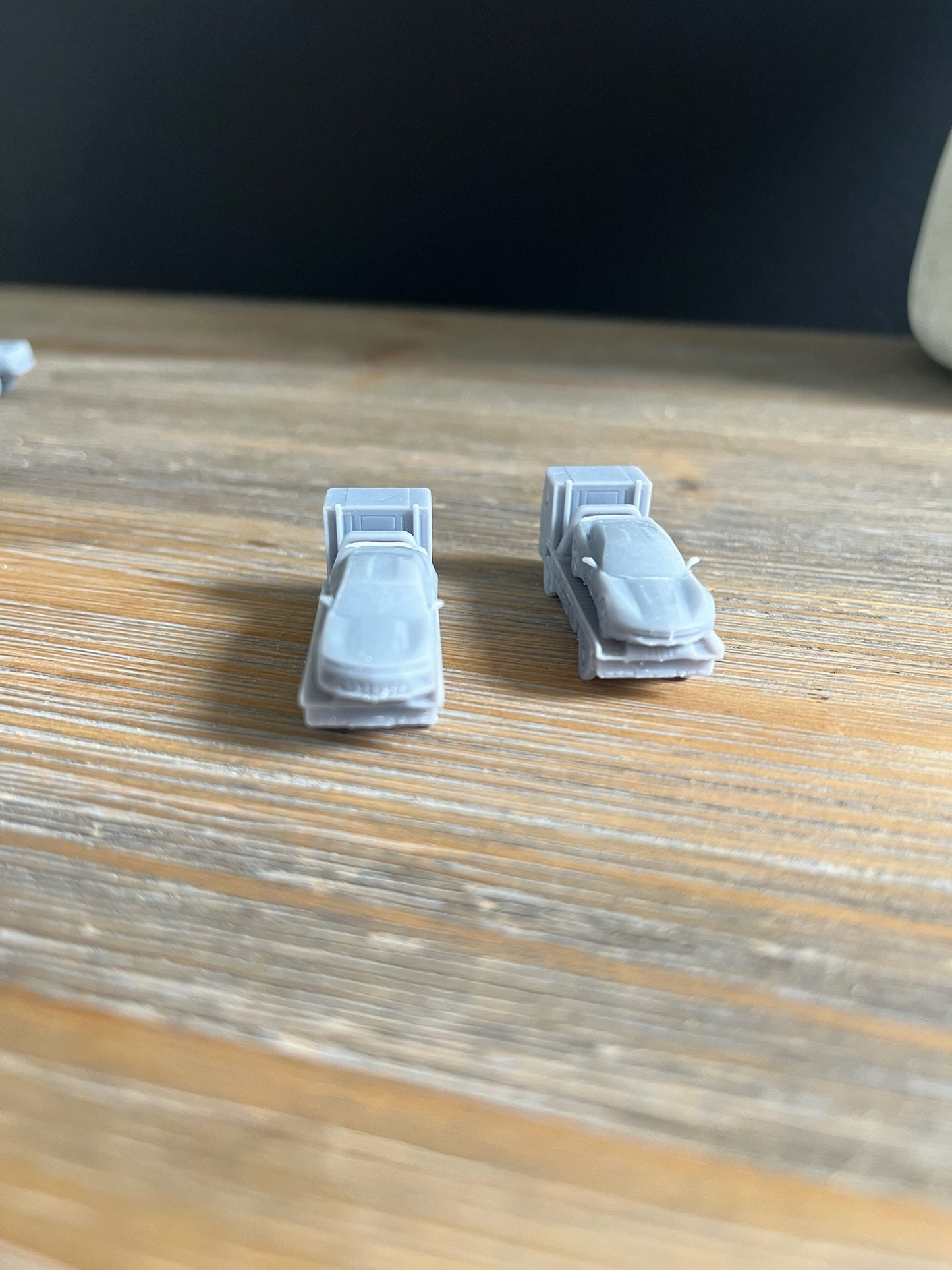 N SCALE 1:160 FLATBED CAR HAULER TRUCKS AND CARS (4pcs)