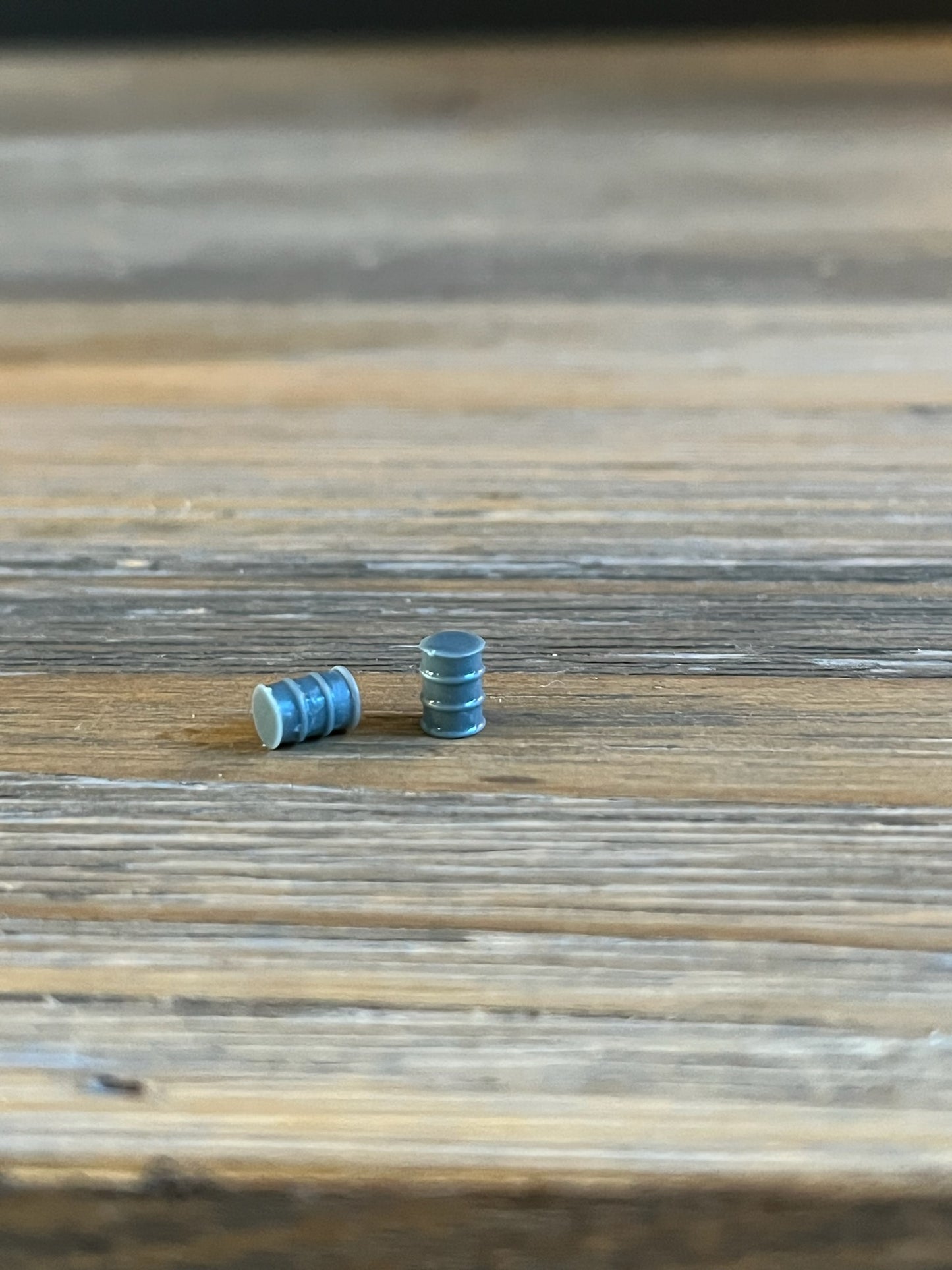 N SCALE 1:160 55 GALLON DRUMS (QTY:20)