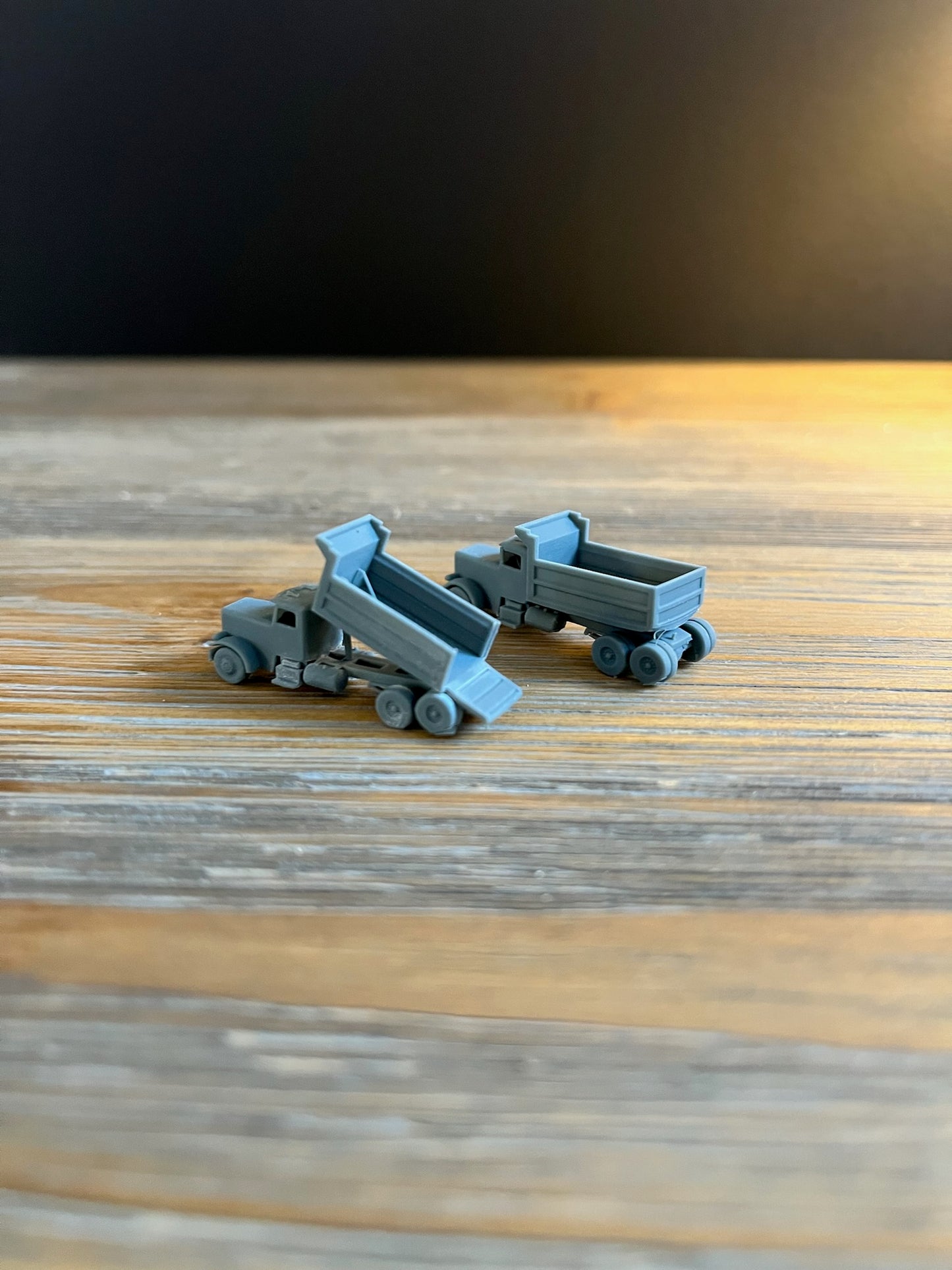 N SCALE 1:160 CONSTRUCTION VEHICLES. DUMP TRUCKS. (2pk). LIFTED & UNLIFTED