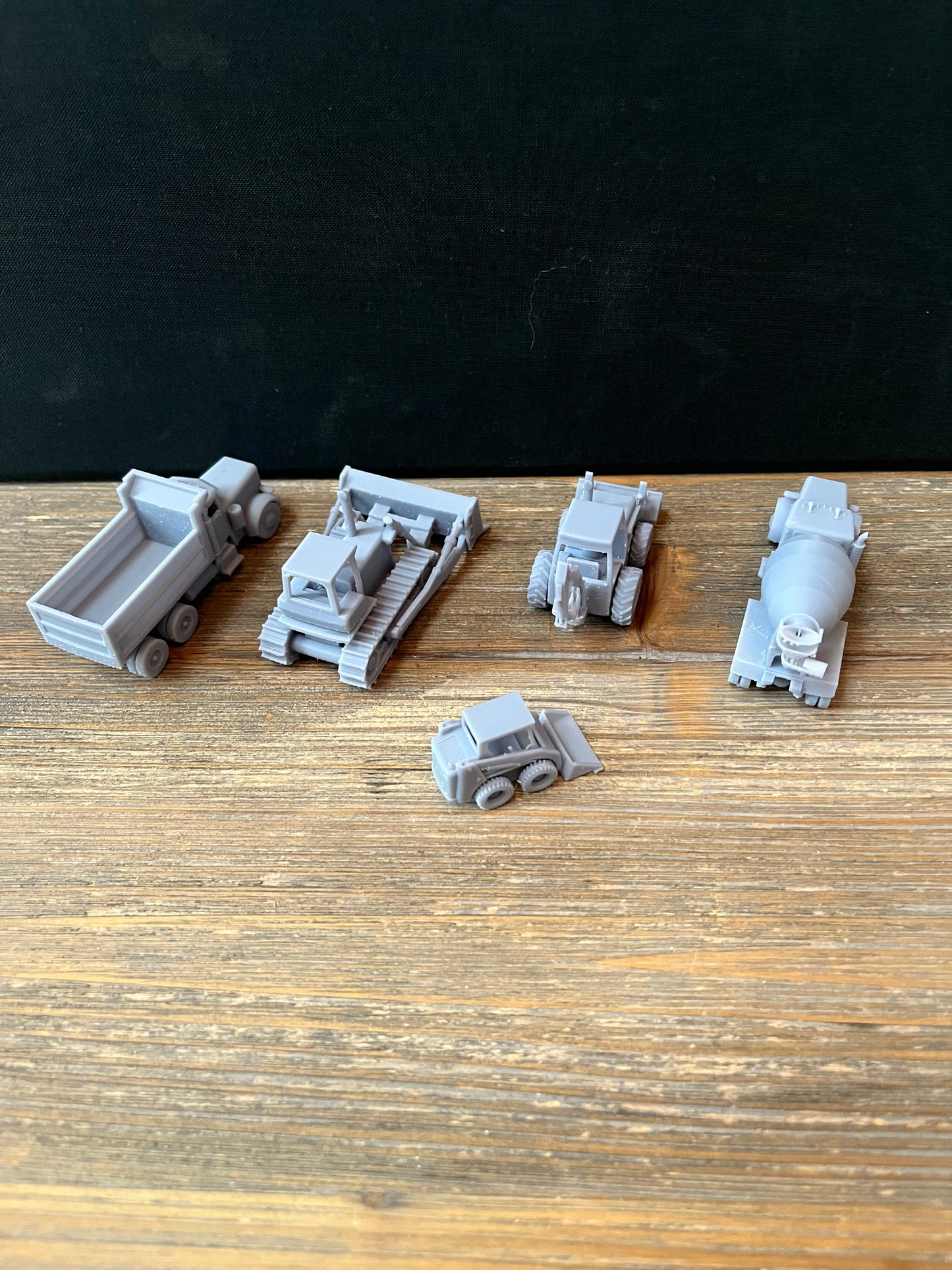 HO SCALE 1:87 CONSTRUCTION SET (5pc) BOBCAT, DOZER, EXCAVATOR, DUMP AND CEMENT