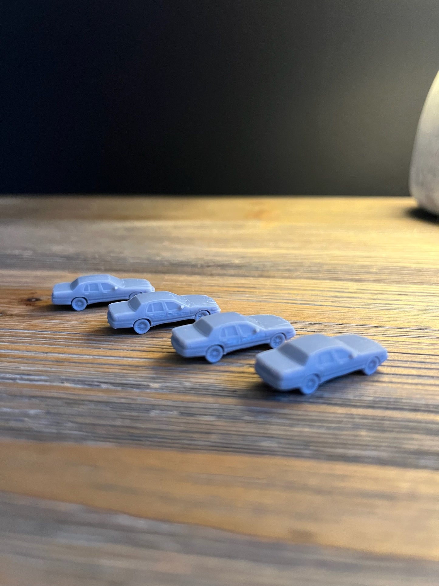 N SCALE 1:160 UNDER COVER CROWN VIC (4pk)