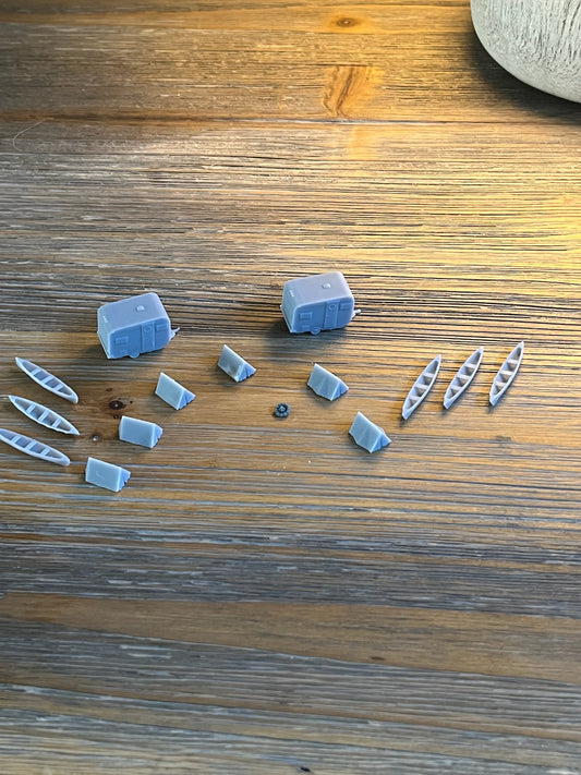 N SCALE 1:160 CAMPING SET CAMPERS(2), TENTS(6) CANOES(6) CAMPFIRE(1) 15 PC SET
