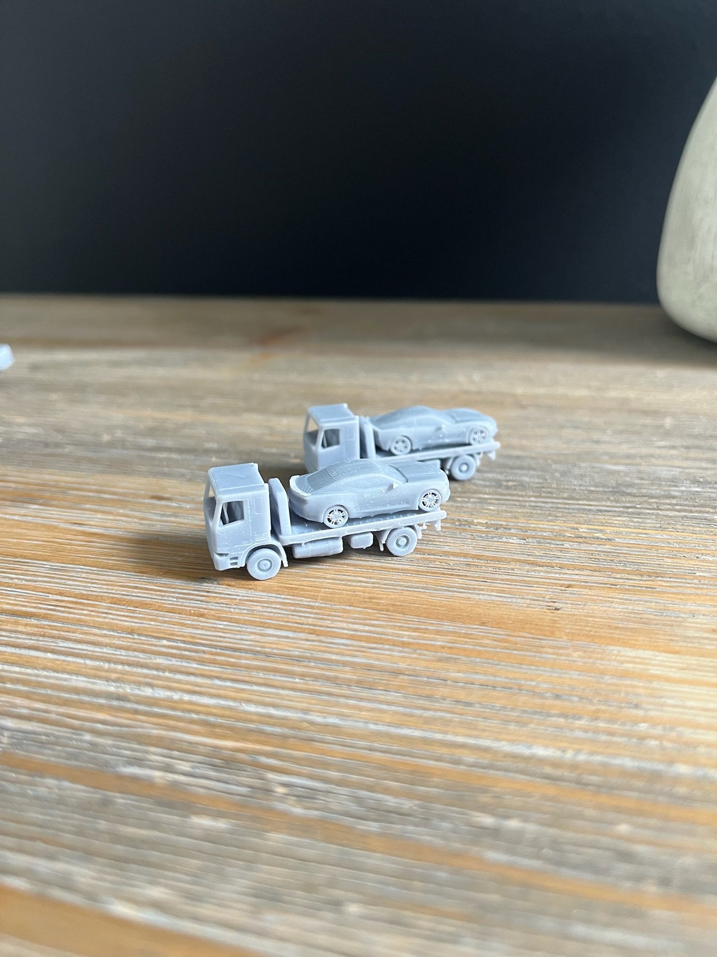 N SCALE 1:160 FLATBED CAR HAULER TRUCKS AND CARS (4pcs)