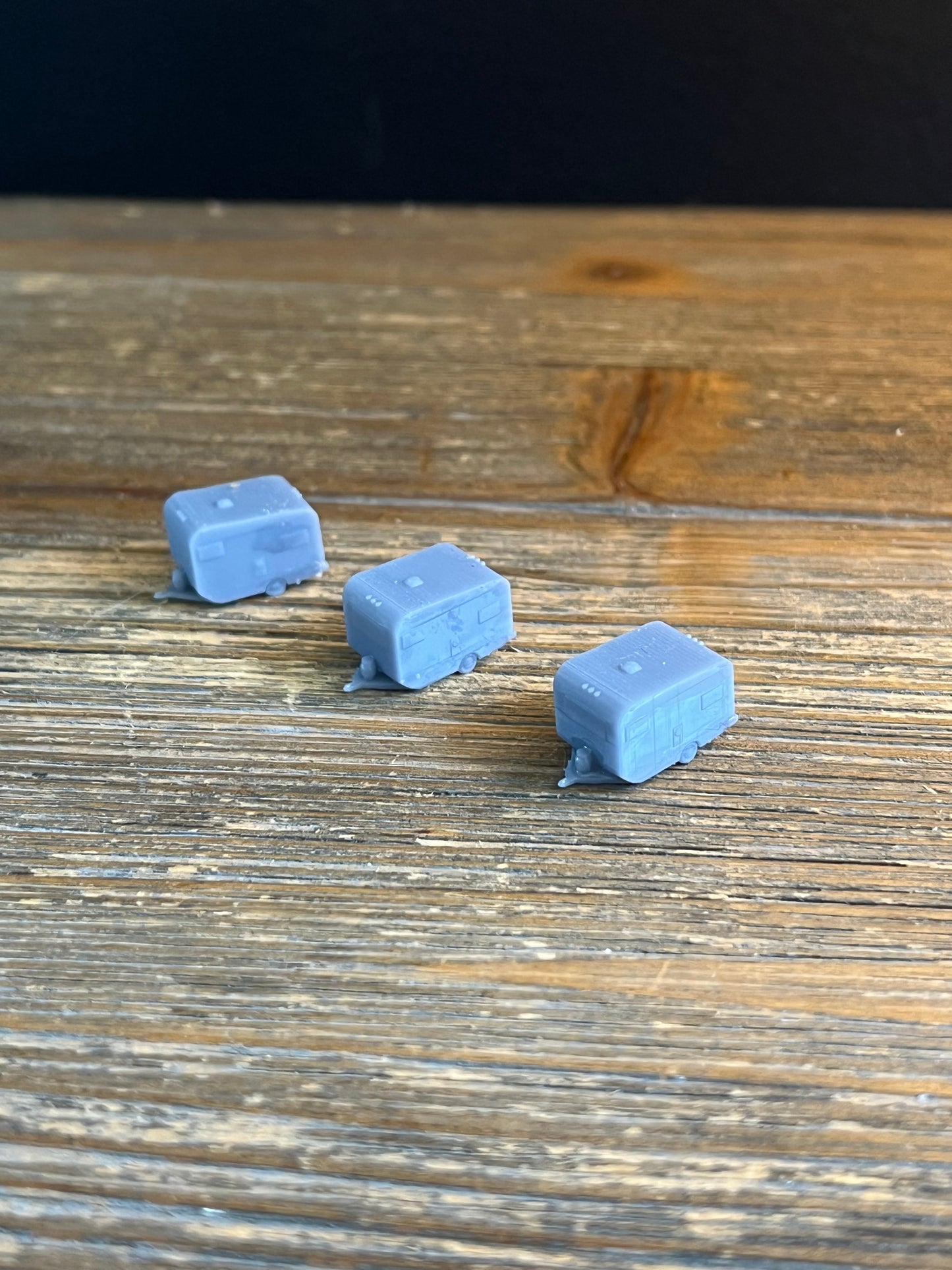 Z SCALE 1:220 PICKUP TRUCK AND PULL BEHIND CAMPERS (3pk)