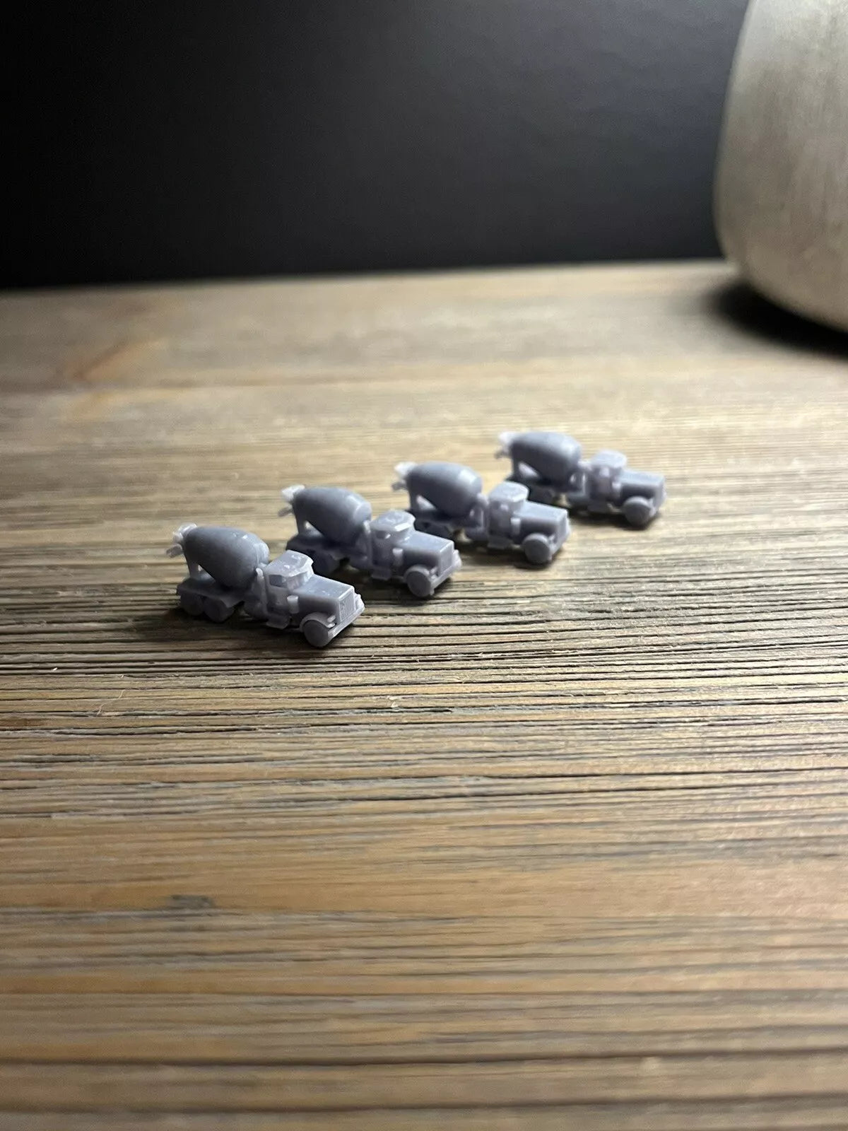 Z SCALE 1:220 CEMENT TRUCK CONCRETE MIXER (4pk)